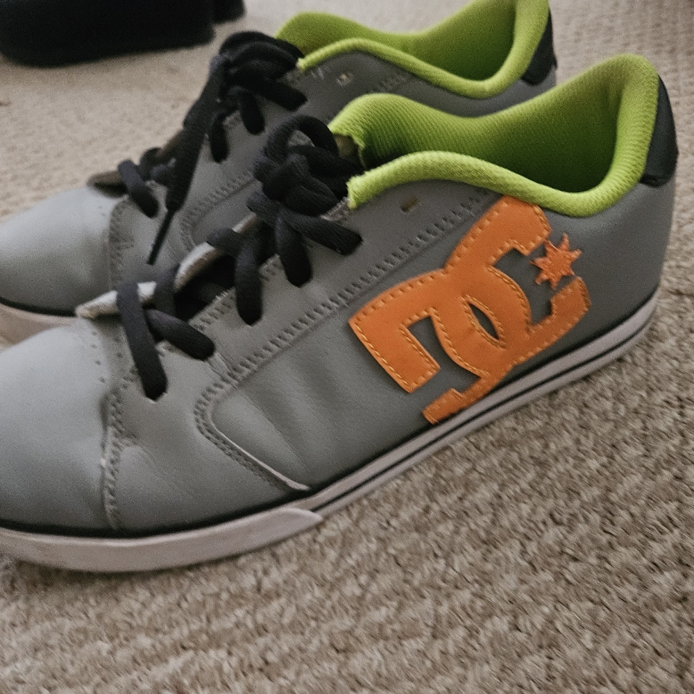Vintage DC Shoes Full Leather Low Skateboard Shoes | Size 8.5